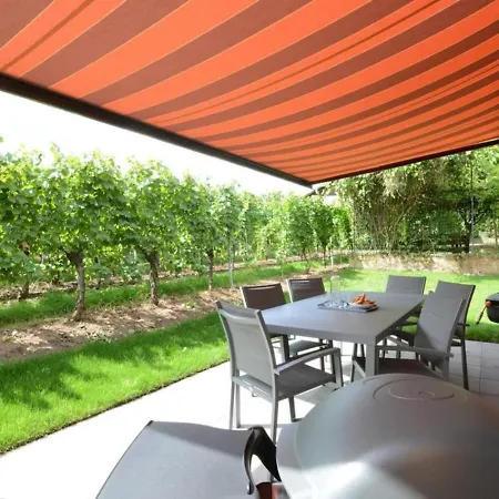 בית נופש Clos Des Vignes הונוייר